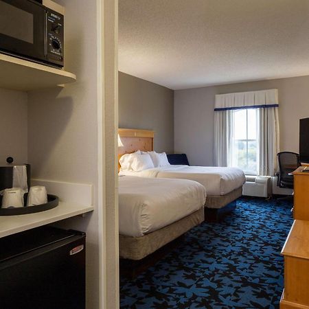 Hampton Inn & Suites Jacksonville Deerwood Park Екстер'єр фото