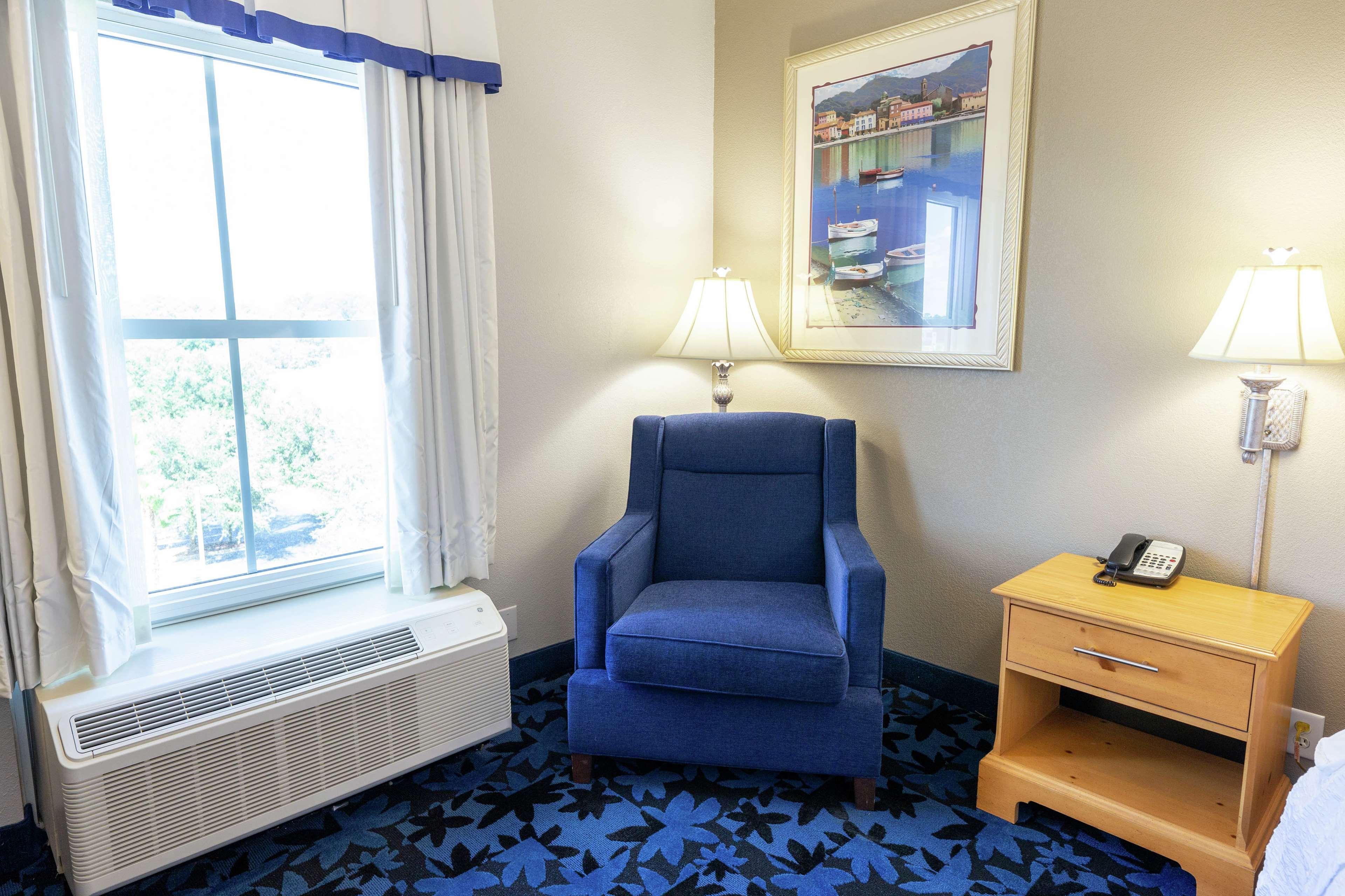 Hampton Inn & Suites Jacksonville Deerwood Park Екстер'єр фото