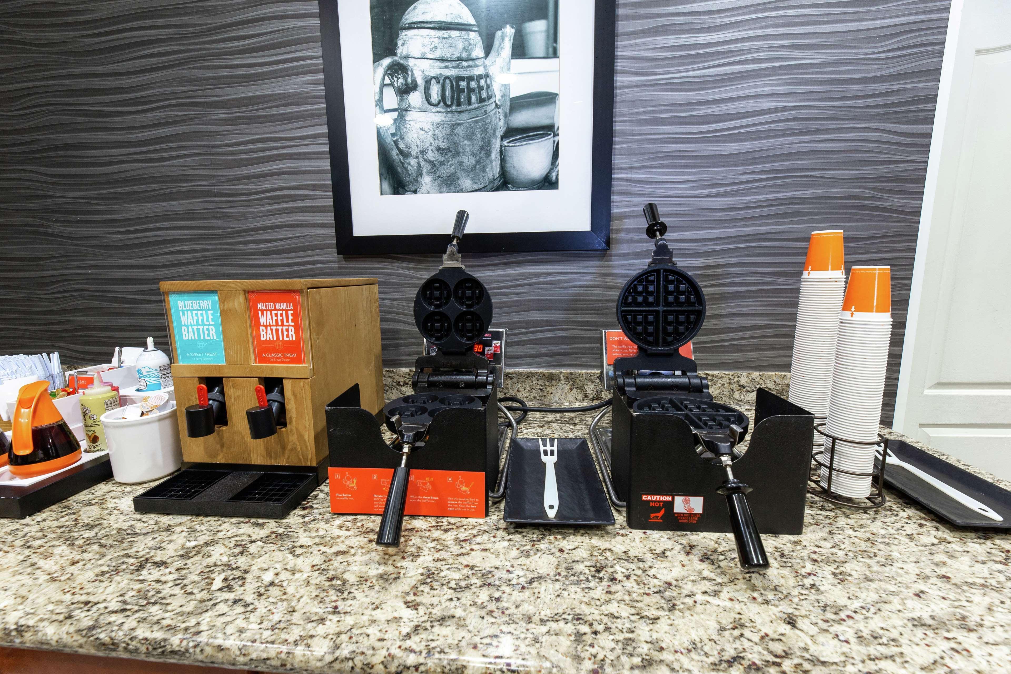 Hampton Inn & Suites Jacksonville Deerwood Park Екстер'єр фото