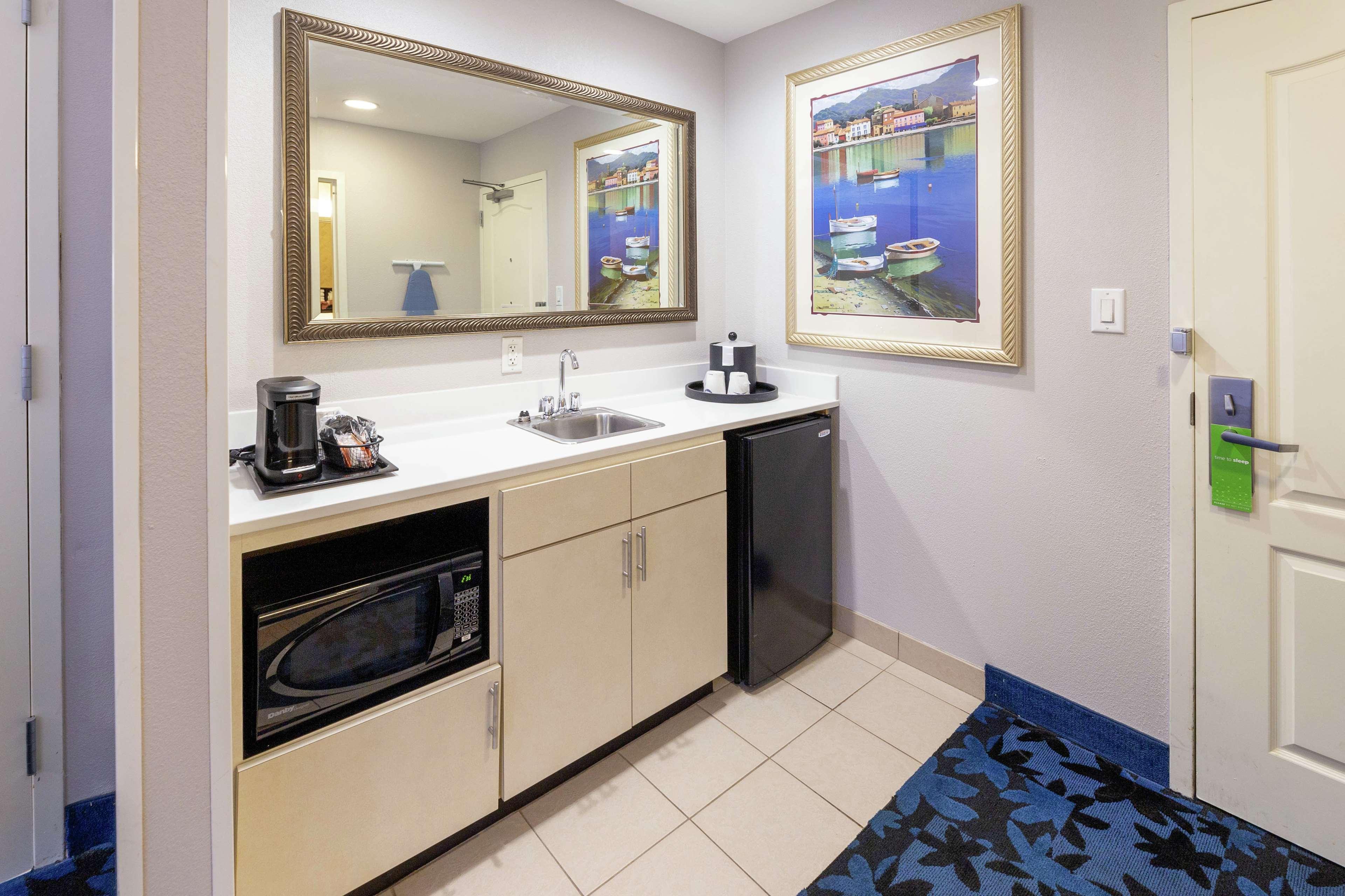 Hampton Inn & Suites Jacksonville Deerwood Park Екстер'єр фото