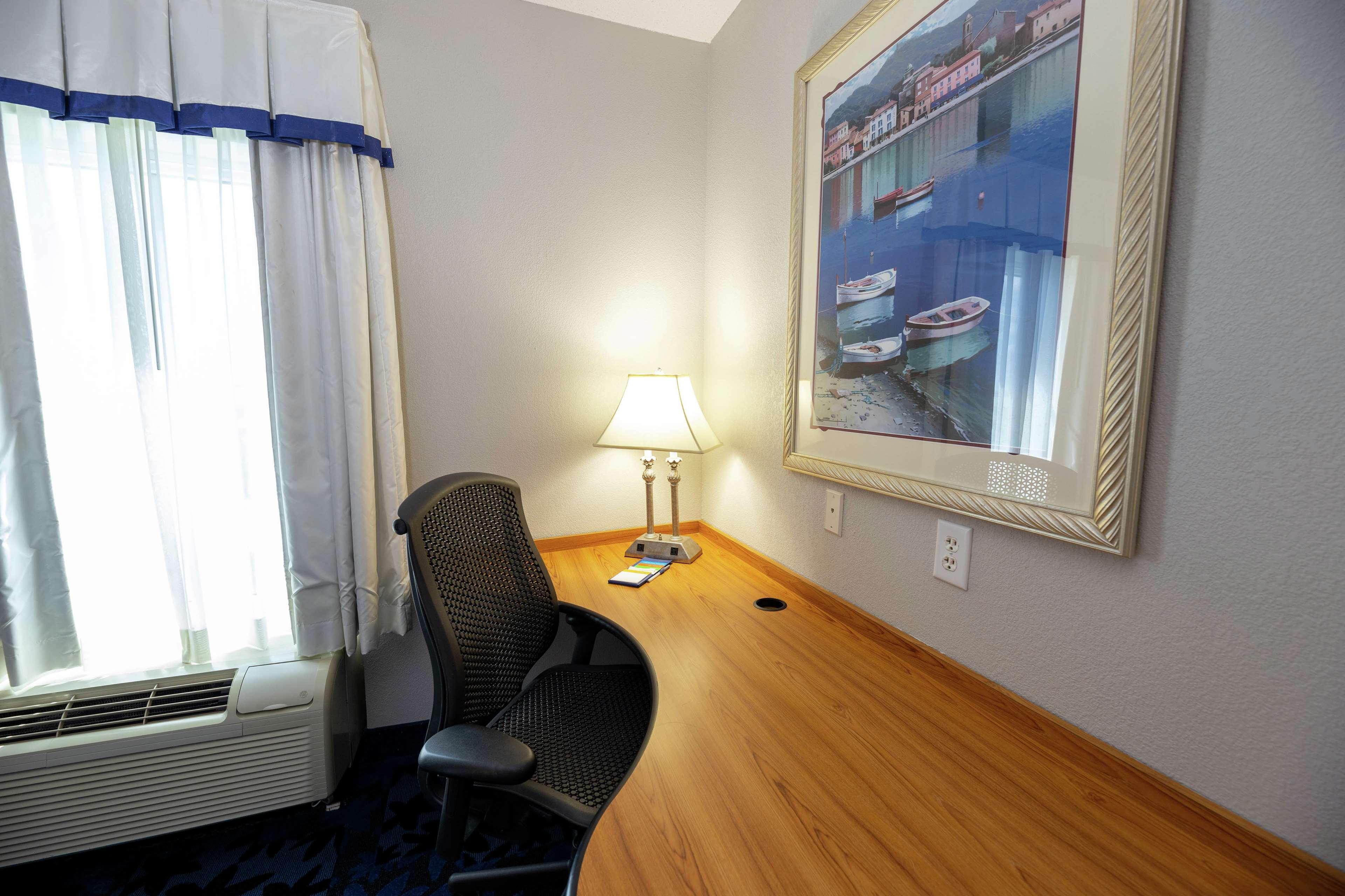 Hampton Inn & Suites Jacksonville Deerwood Park Екстер'єр фото