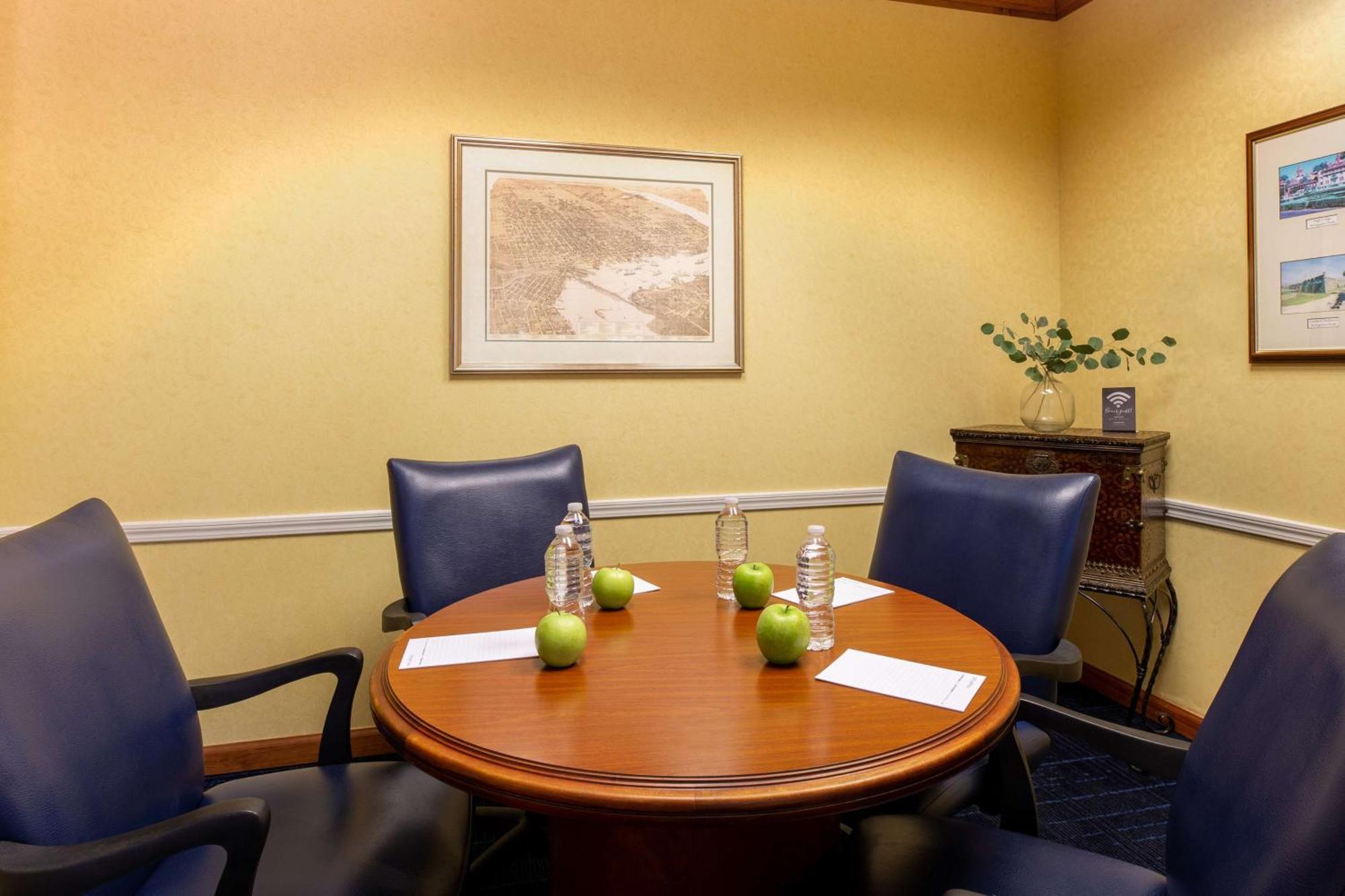 Hampton Inn & Suites Jacksonville Deerwood Park Екстер'єр фото