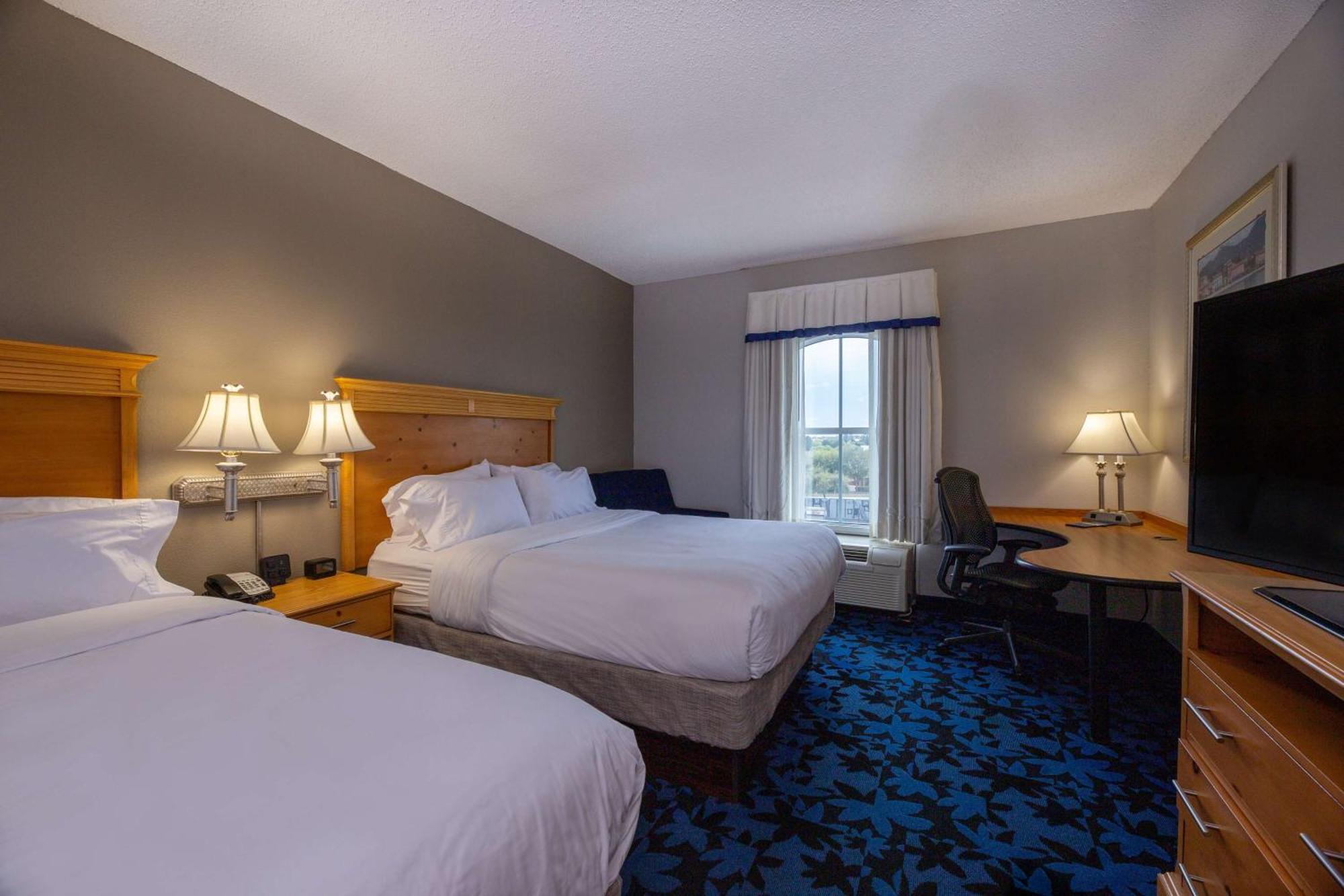 Hampton Inn & Suites Jacksonville Deerwood Park Екстер'єр фото