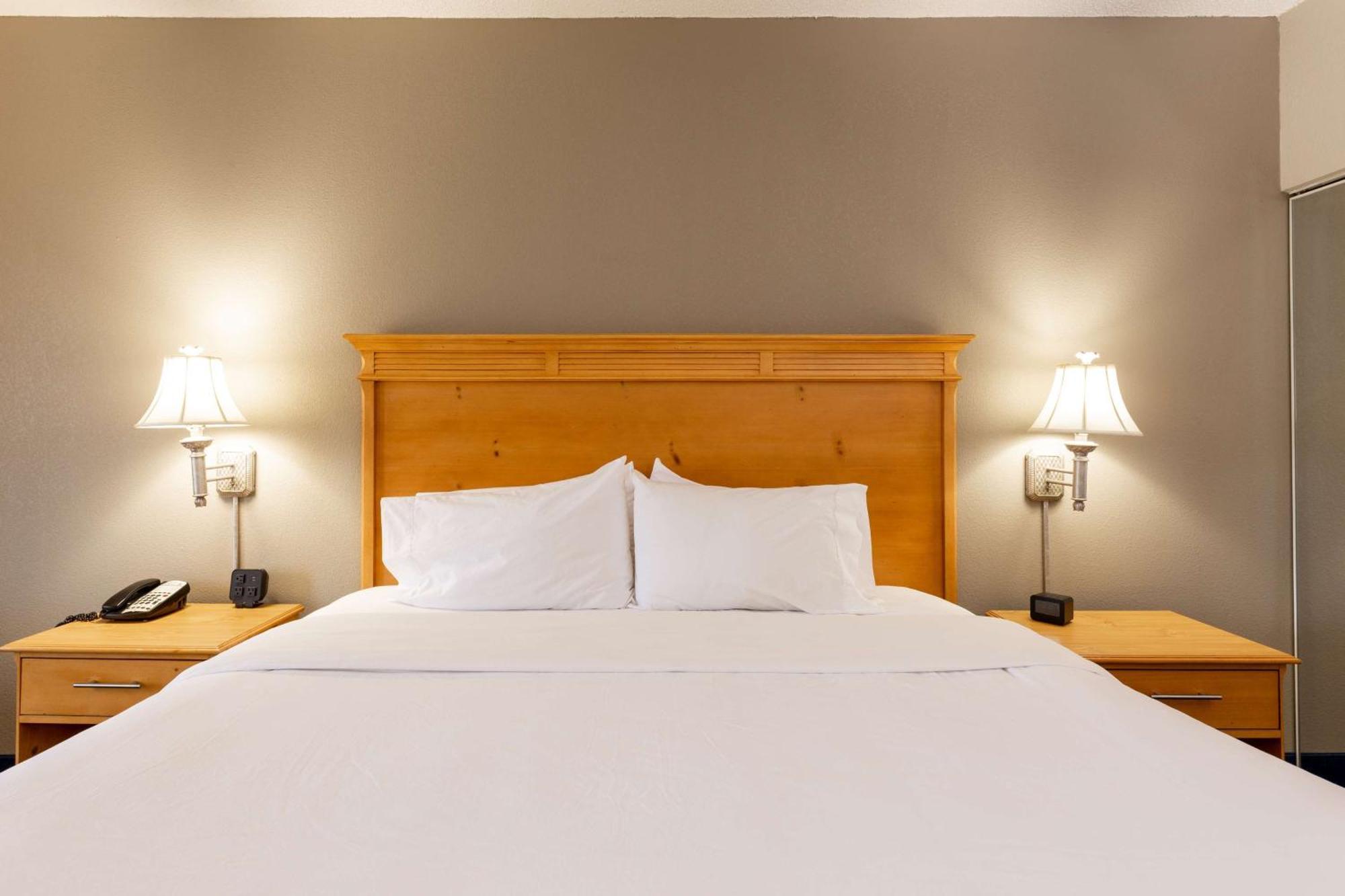 Hampton Inn & Suites Jacksonville Deerwood Park Екстер'єр фото