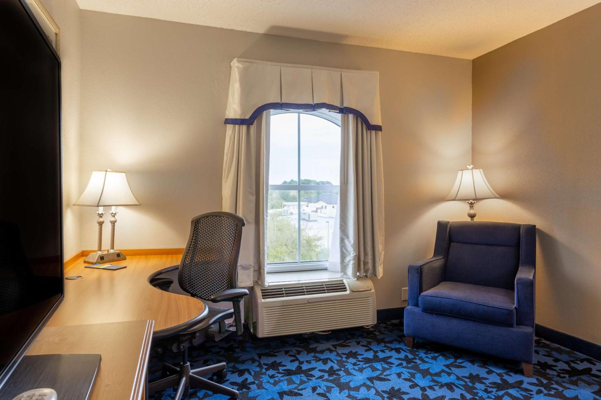 Hampton Inn & Suites Jacksonville Deerwood Park Екстер'єр фото