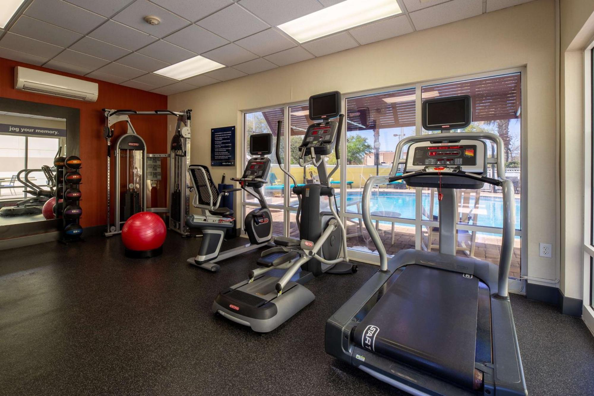 Hampton Inn & Suites Jacksonville Deerwood Park Екстер'єр фото